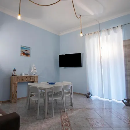 Raimo House Lungomare بيت للعطل كاستيلاّماري دي ستا