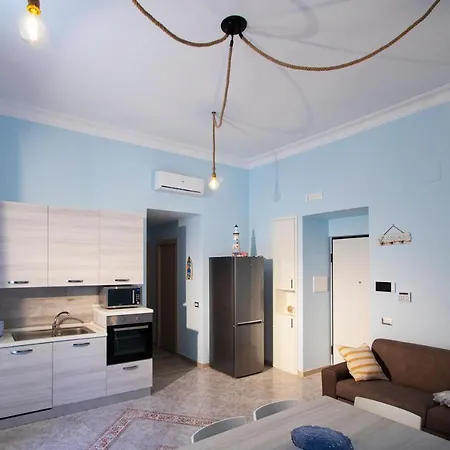 Raimo House Lungomare * كاستيلاّماري دي ستا